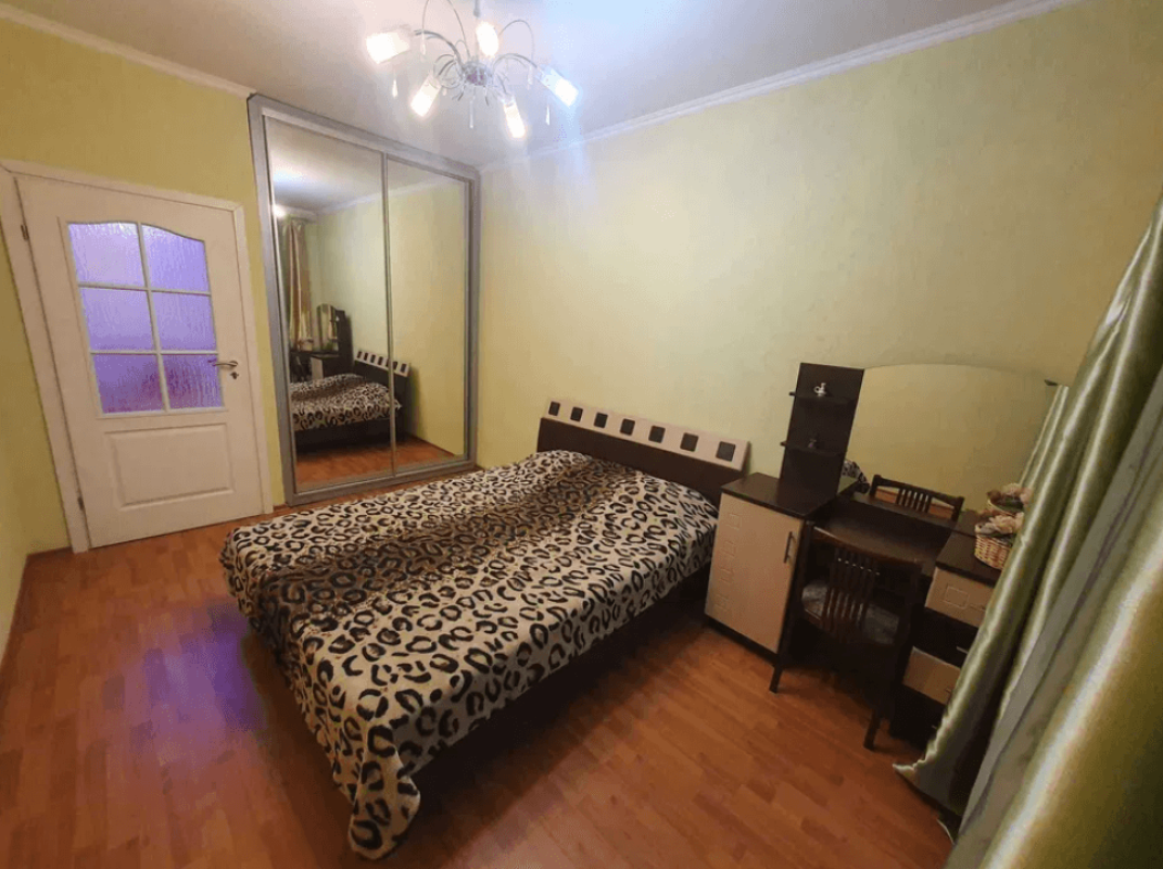 Long term rent 2 bedroom-(s) apartment Alchevskykh Street (Artema Street) 28/11
