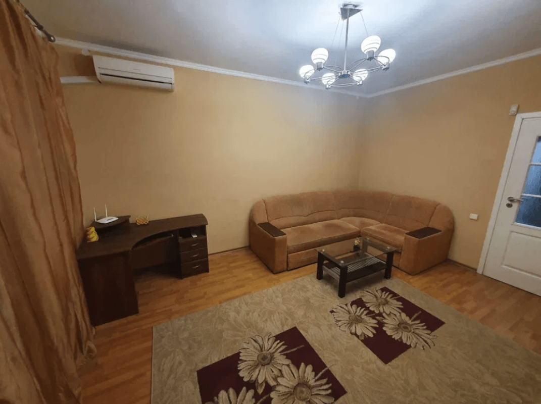 Long term rent 2 bedroom-(s) apartment Alchevskykh Street (Artema Street) 28/11
