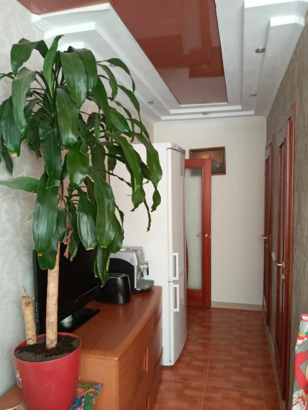 Long term rent 3 bedroom-(s) apartment Tytarenkivsky Lane