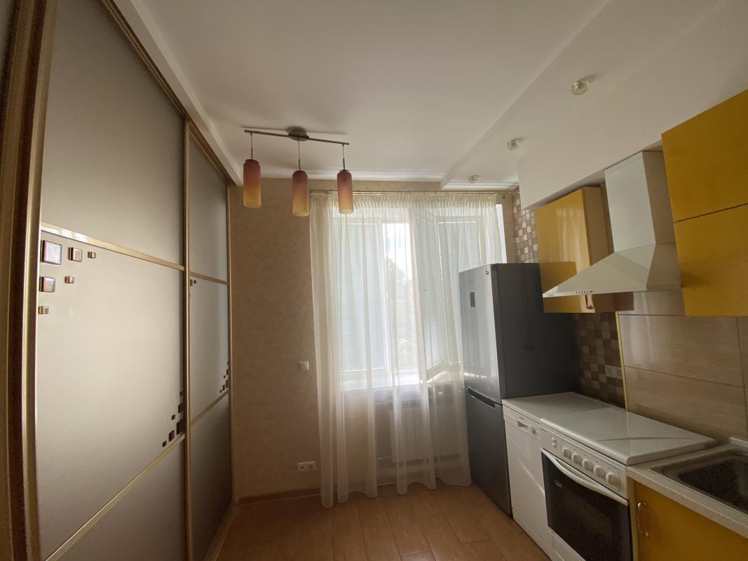 Long term rent 2 bedroom-(s) apartment Mykoly Hvyliovoho Street (Mayakovskoho Street) 11