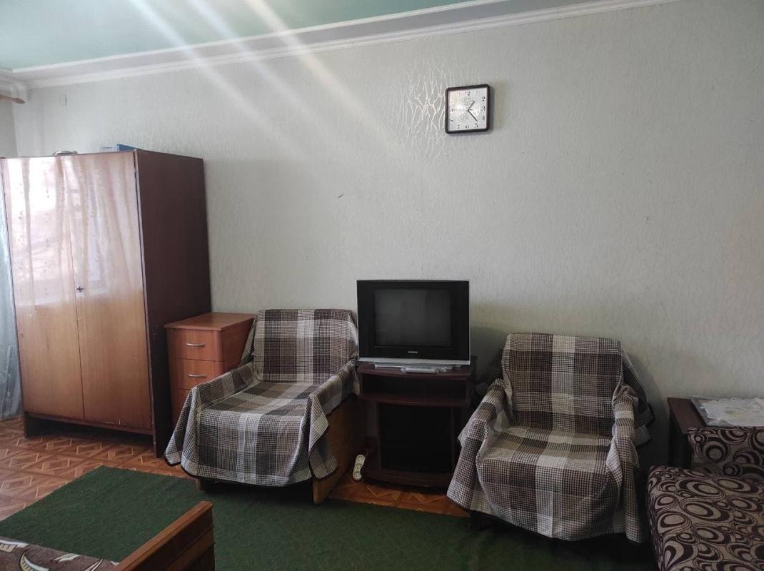 Sale 3 bedroom-(s) apartment 70 sq. m., Metrobudivnykiv Street 42