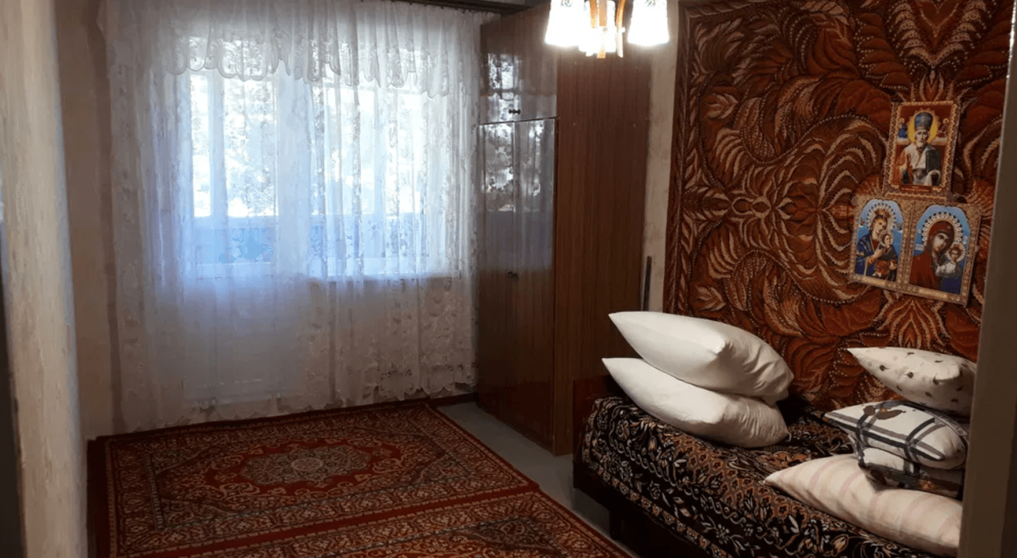 Продаж 3 кімнатної квартири 67 кв. м, Амосова вул.