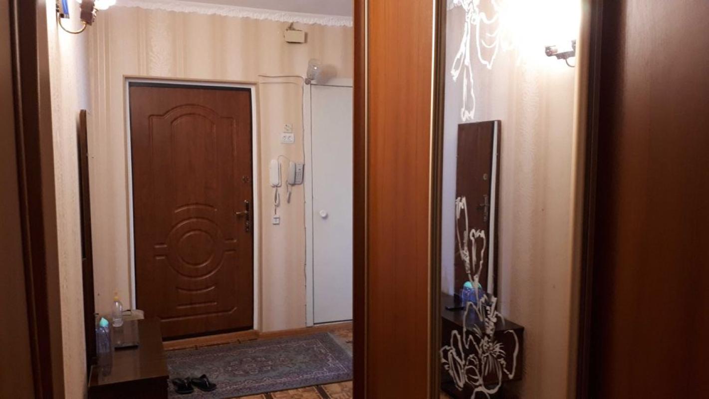 Sale 3 bedroom-(s) apartment 67 sq. m., Amosova Street