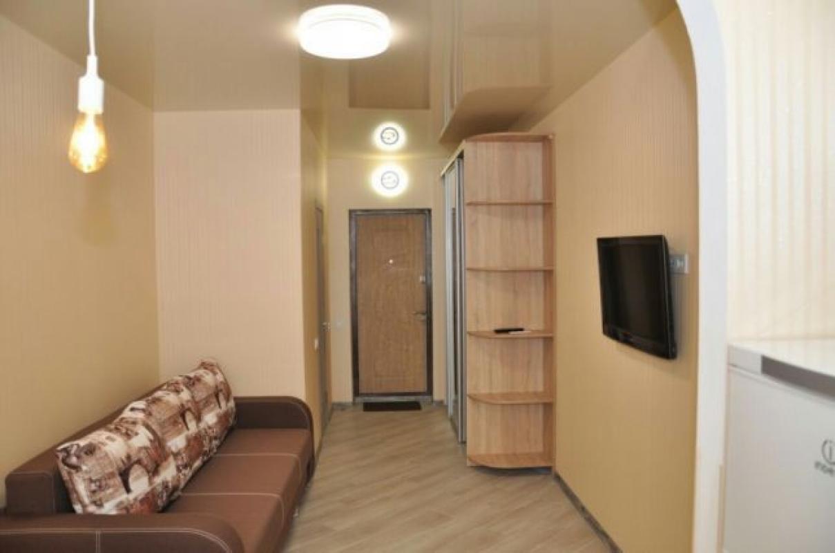 Продаж 1 кімнатної квартири 35 кв. м, Амосова вул. 13
