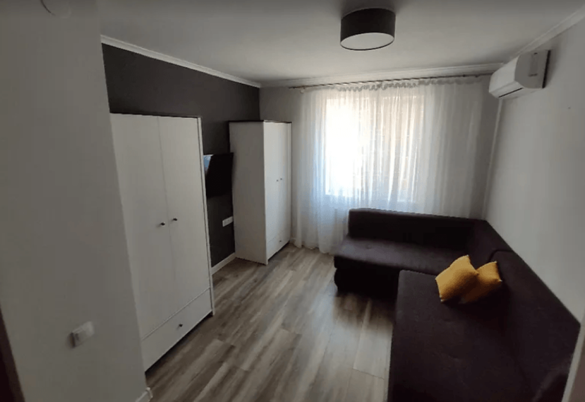 Sale 1 bedroom-(s) apartment 39 sq. m., Drahomanova Street 6