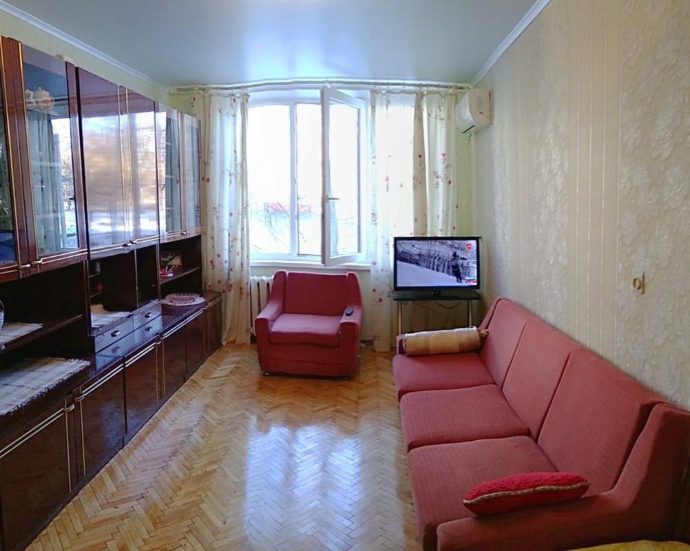 Продаж 2 кімнатної квартири 42 кв. м, 23-го Серпня вул. 63