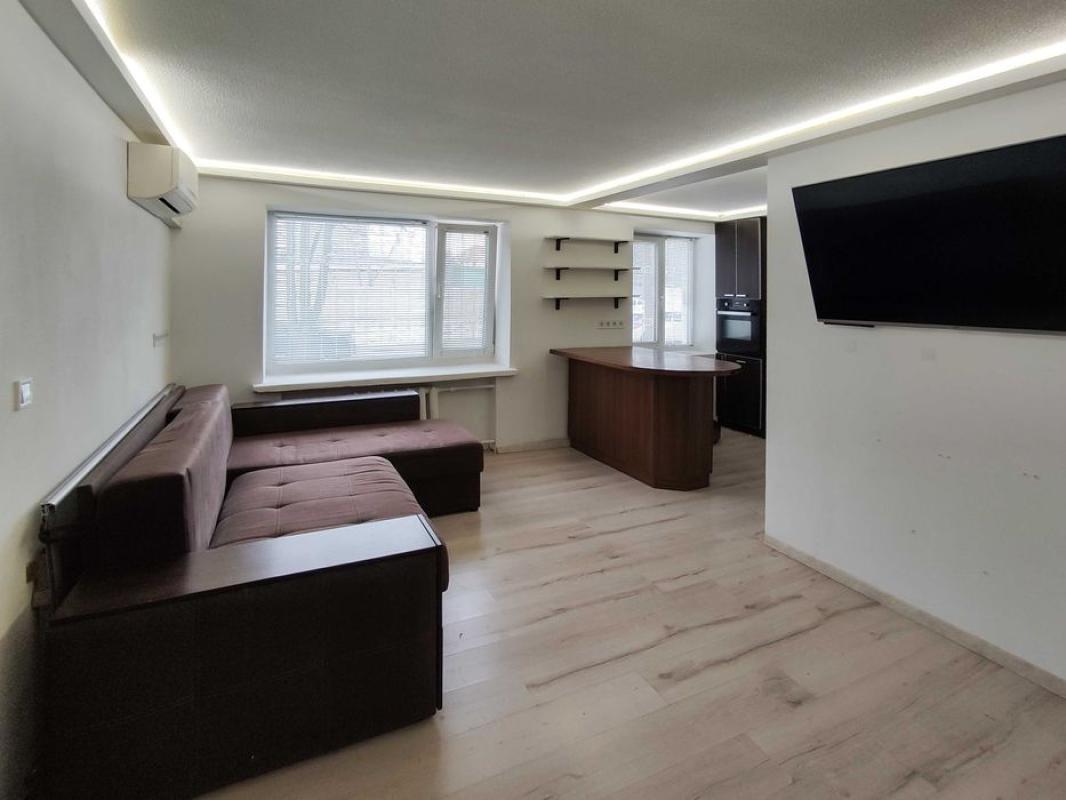 Sale 2 bedroom-(s) apartment 43 sq. m., Tobolska Street 41а