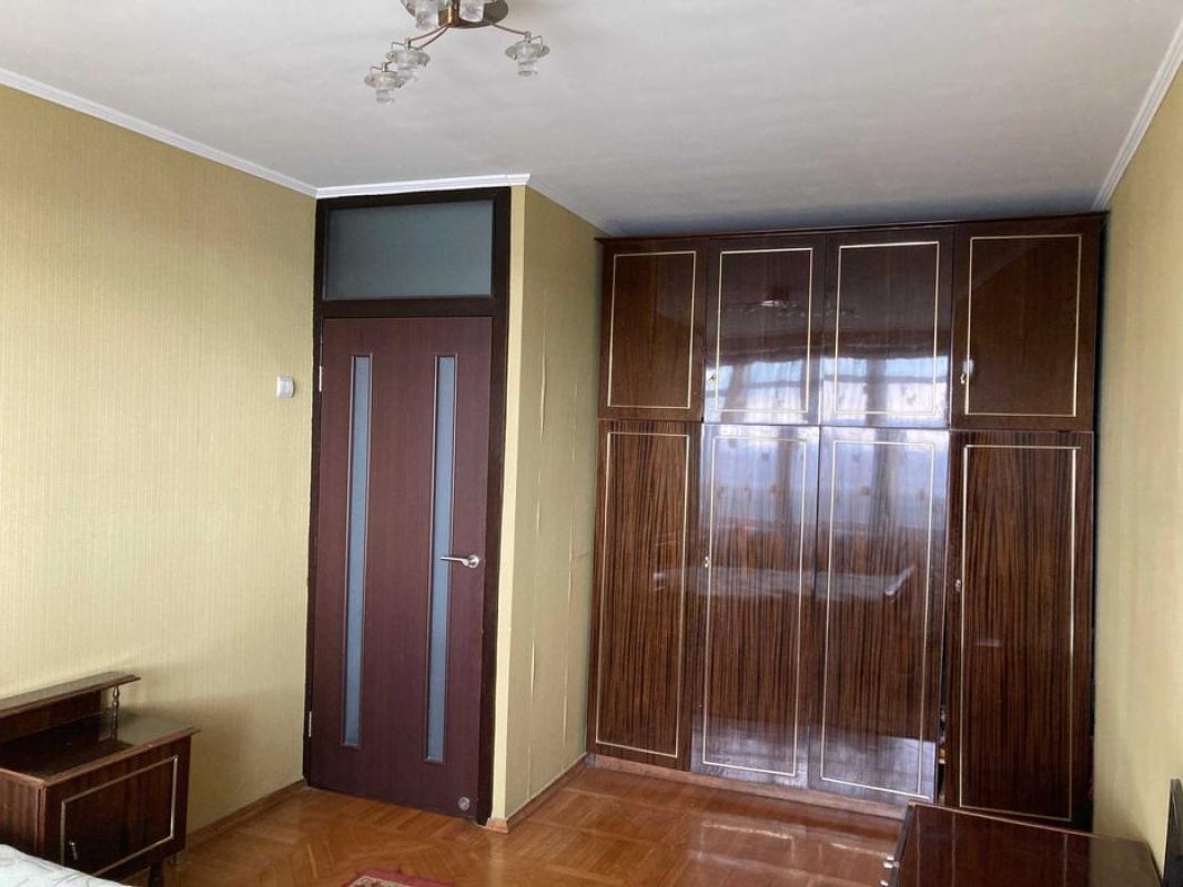 Продаж 3 кімнатної квартири 67 кв. м, Гвардійців-Широнінців вул. 9