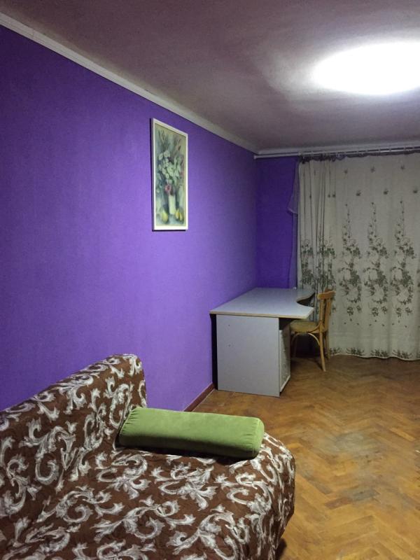 Продаж 2 кімнатної квартири 44 кв. м, Сергія Єсеніна вул. 10