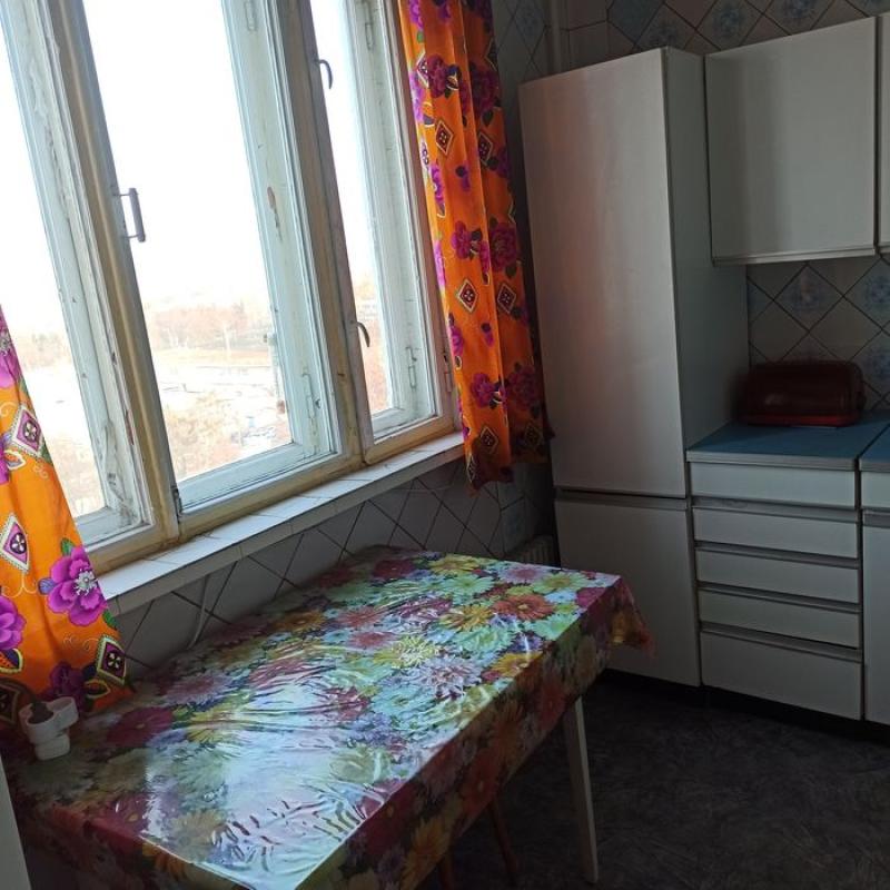Sale 3 bedroom-(s) apartment 68 sq. m., Valentynivska street 25г