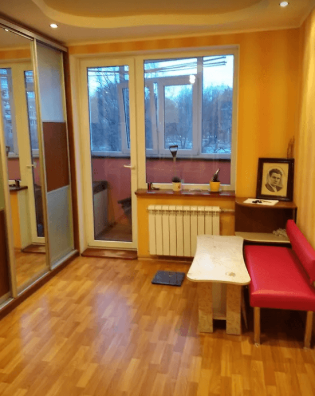 Sale 3 bedroom-(s) apartment 68 sq. m., Tobolska Street 46б