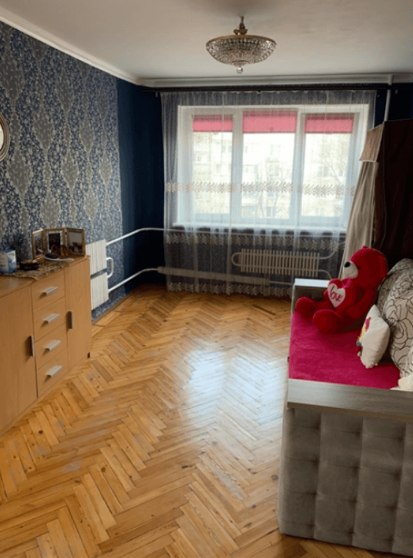 Sale 3 bedroom-(s) apartment 65 sq. m., Hvardiytsiv-Shyronintsiv Street 18