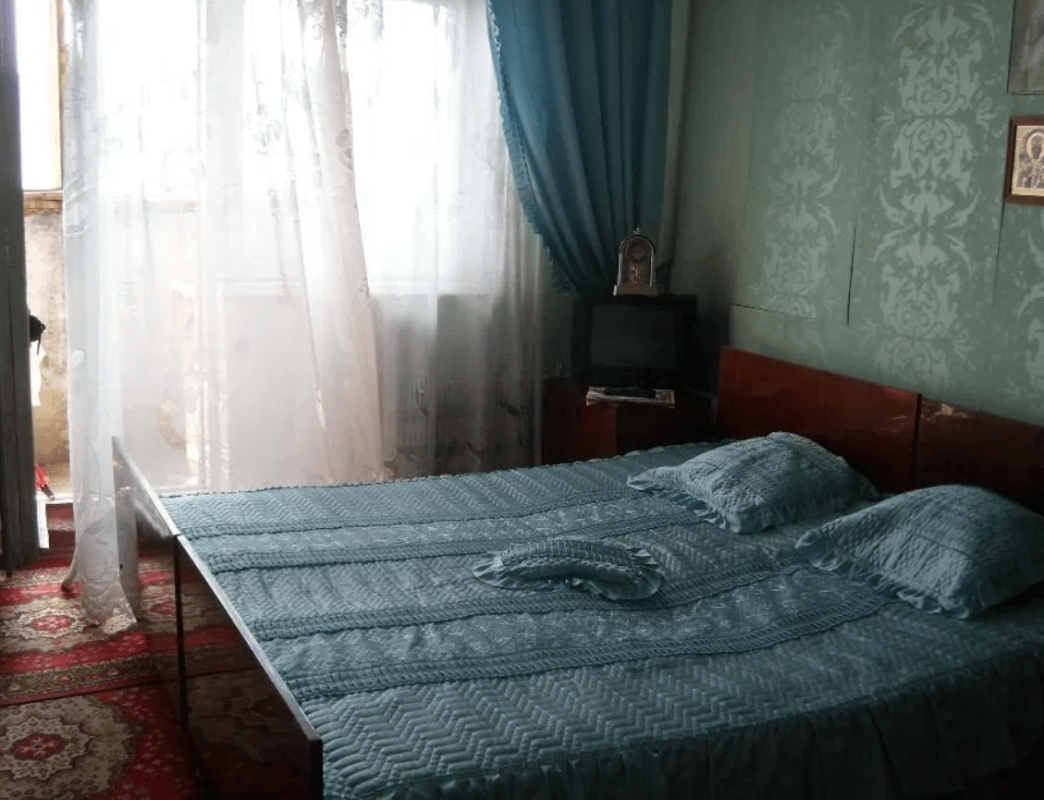Продажа 3 комнатной квартиры 64 кв. м, Амосова ул.