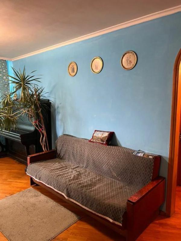 Sale 3 bedroom-(s) apartment 65 sq. m., Heroiv Pratsi Street 19
