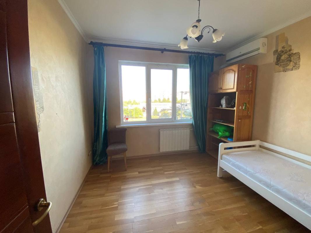 Sale 3 bedroom-(s) apartment 65 sq. m., Arkhitektoriv Street 24