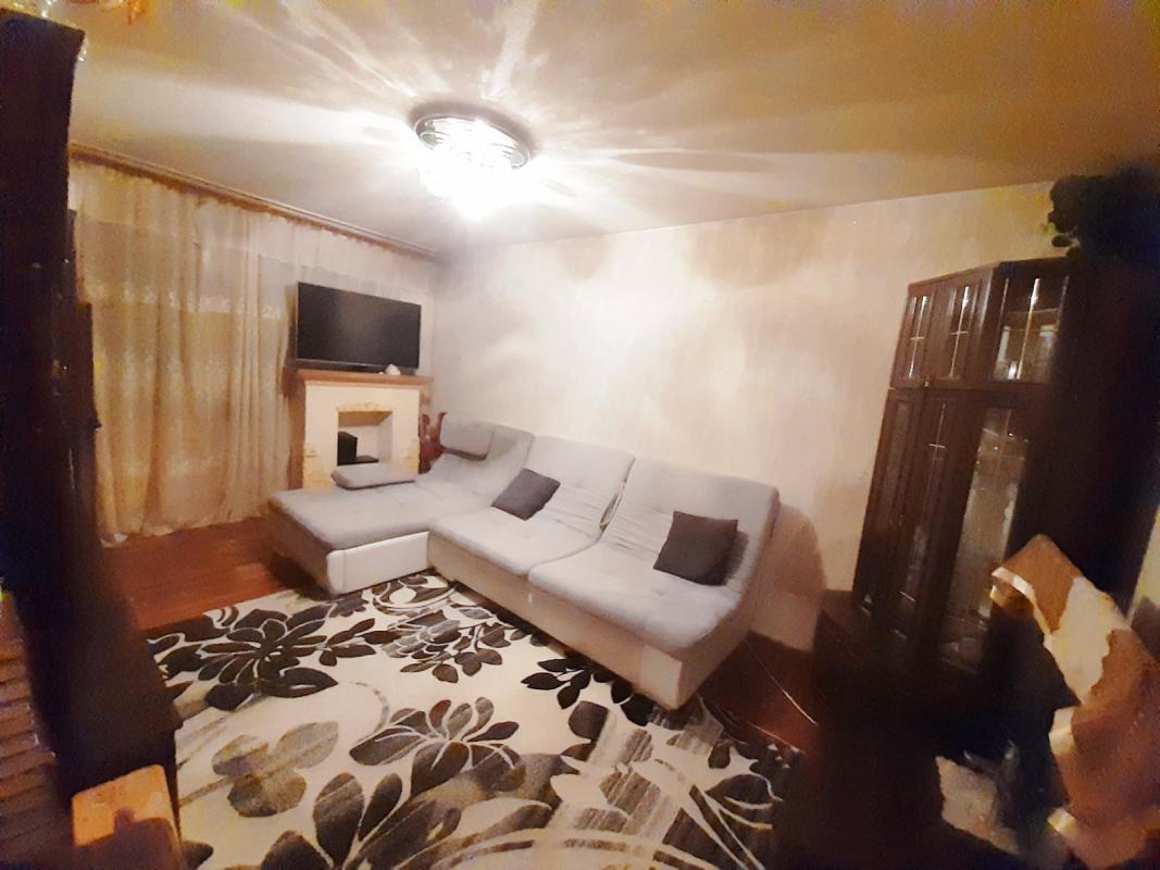 Sale 3 bedroom-(s) apartment 70 sq. m., Peremohy Avenue 65б