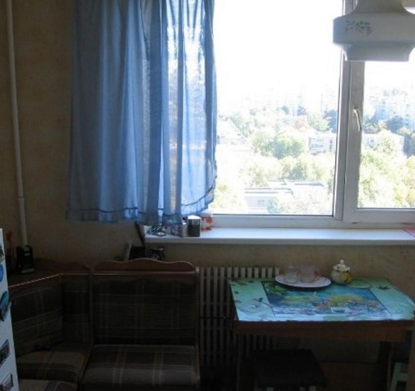 Sale 3 bedroom-(s) apartment 66 sq. m., Hvardiytsiv-Shyronintsiv Street 28