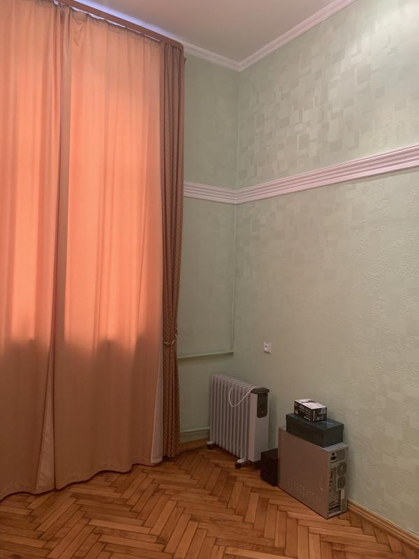 Продаж 3 кімнатної квартири 157 кв. м, Римарська вул. 22