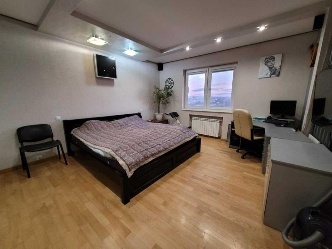 Sale 2 bedroom-(s) apartment 81 sq. m., Akademika Pavlova Street 142б