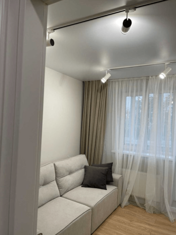 Long term rent 2 bedroom-(s) apartment Myroslava Mysly Street (Tsilynohradska Street) 58а