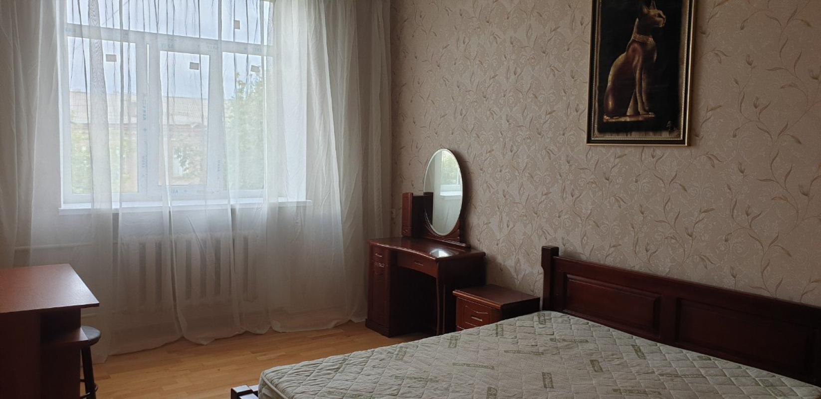 Long term rent 3 bedroom-(s) apartment Heroiv Kharkova Avenue (Moskovskyi Avenue) 19