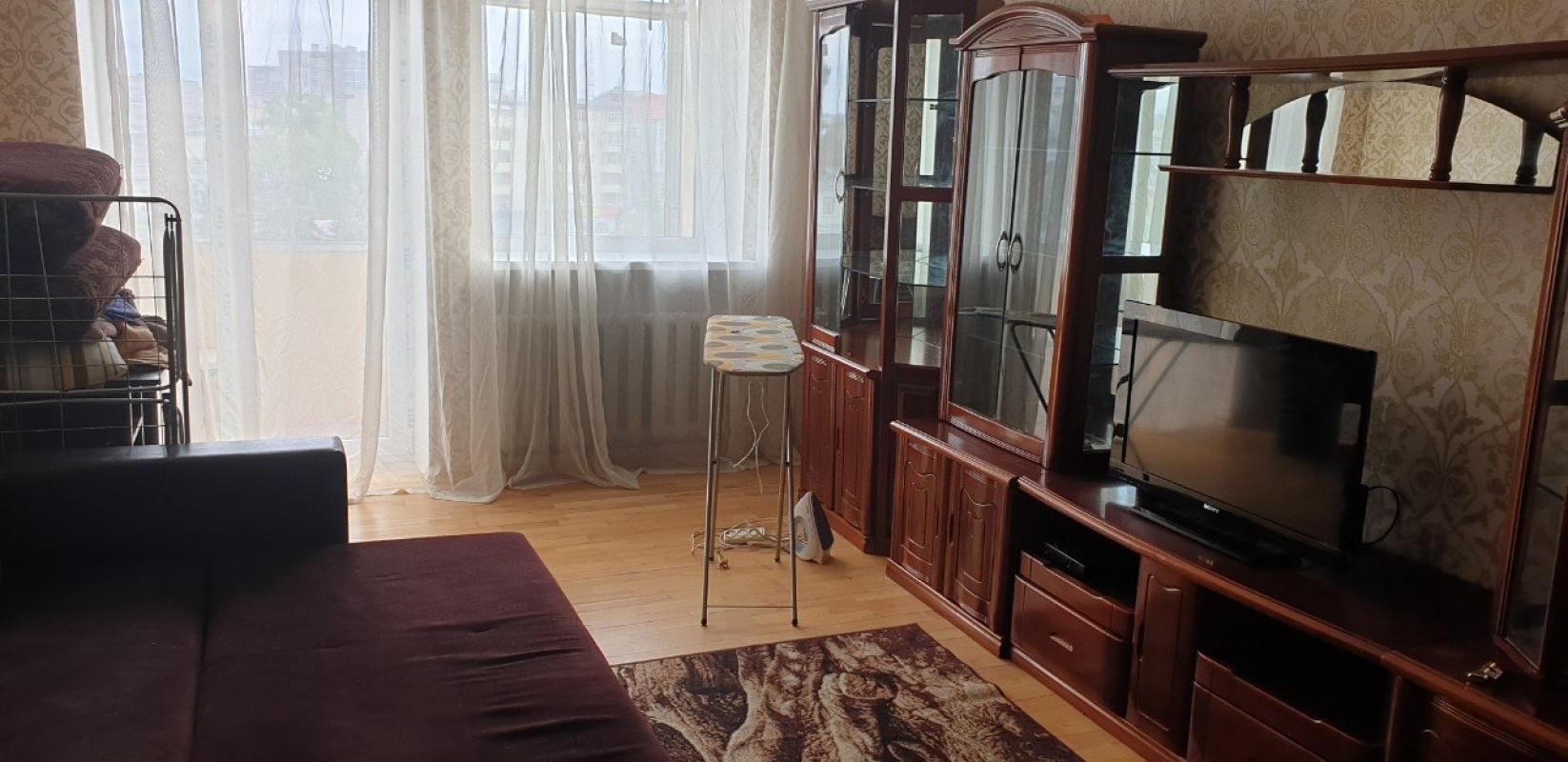 Long term rent 3 bedroom-(s) apartment Heroiv Kharkova Avenue (Moskovskyi Avenue) 19