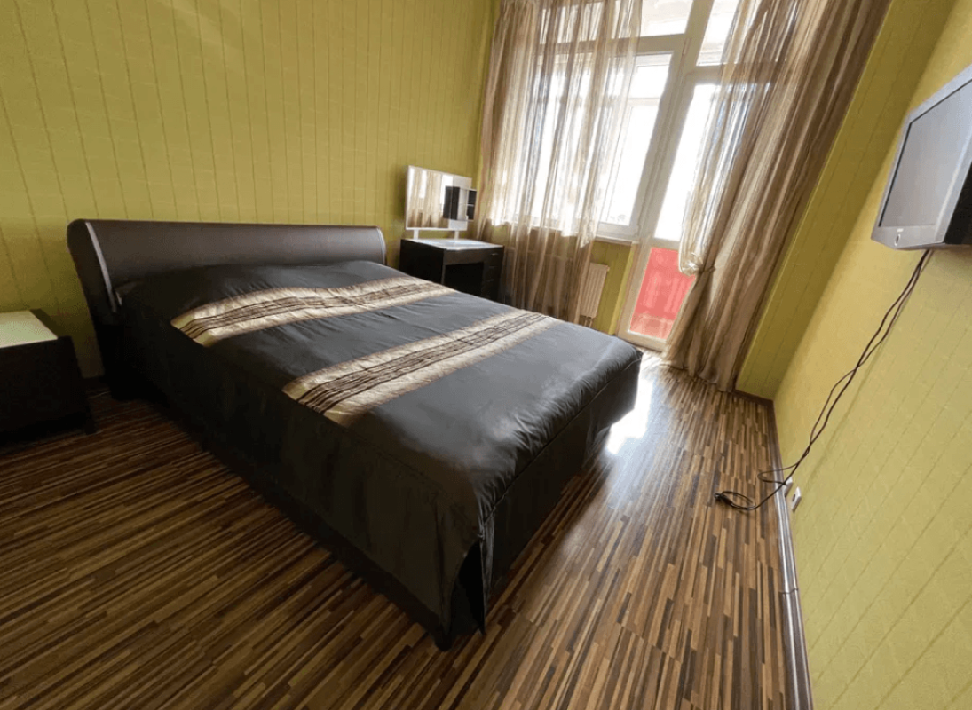 Long term rent 2 bedroom-(s) apartment Petra Bolbochana street (Klaptsova Street) 52