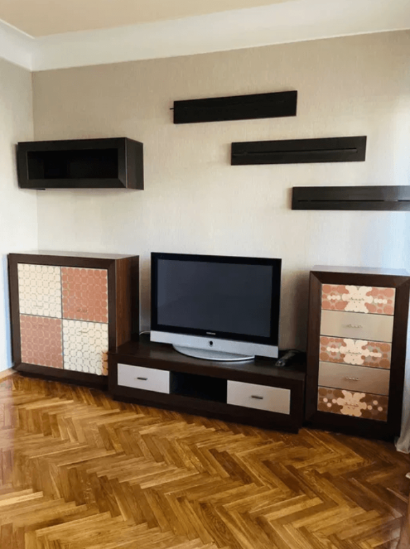 Long term rent 2 bedroom-(s) apartment Marshala Bazhanova Street 12