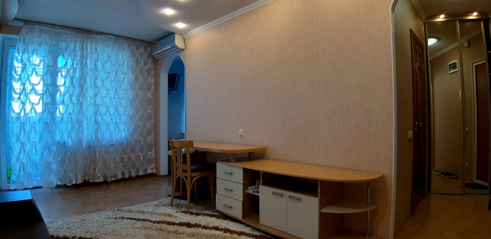 Довгострокова оренда 1 кімнатної квартири Балакірєва вул. 20