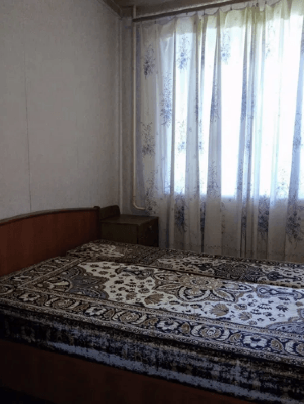 Long term rent 3 bedroom-(s) apartment Peremohy Avenue 71б