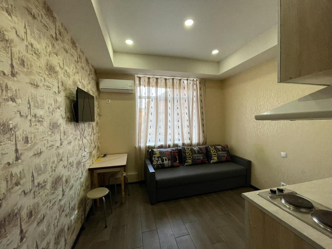 Sale 1 bedroom-(s) apartment 33 sq. m., Akademika Pavlova Street 140