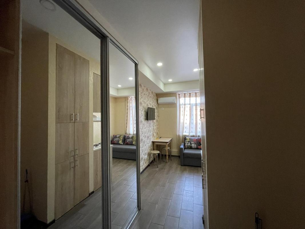 Sale 1 bedroom-(s) apartment 33 sq. m., Akademika Pavlova Street 140