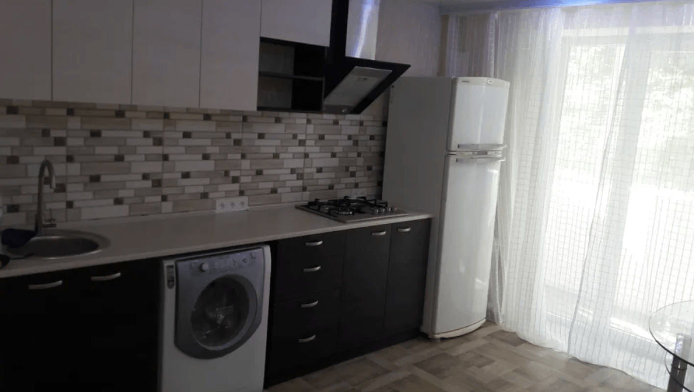 Sale 3 bedroom-(s) apartment 69 sq. m., Krasnodarska Street 171е