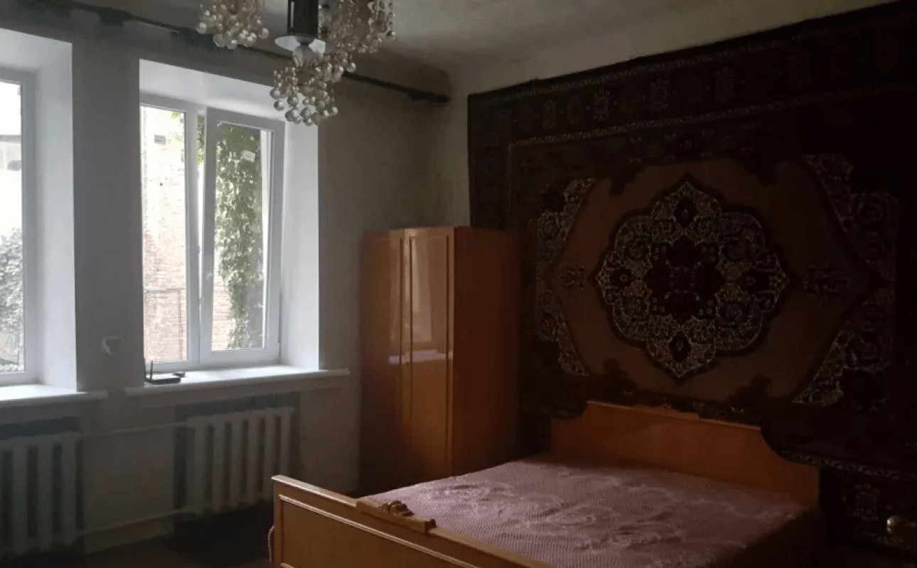 Long term rent 3 bedroom-(s) apartment Alchevskykh Street (Artema Street) 20/22
