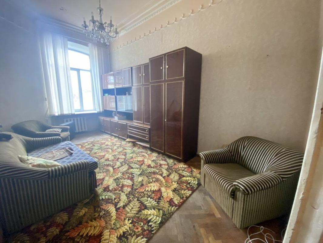 Long term rent 3 bedroom-(s) apartment Svobody Street 24