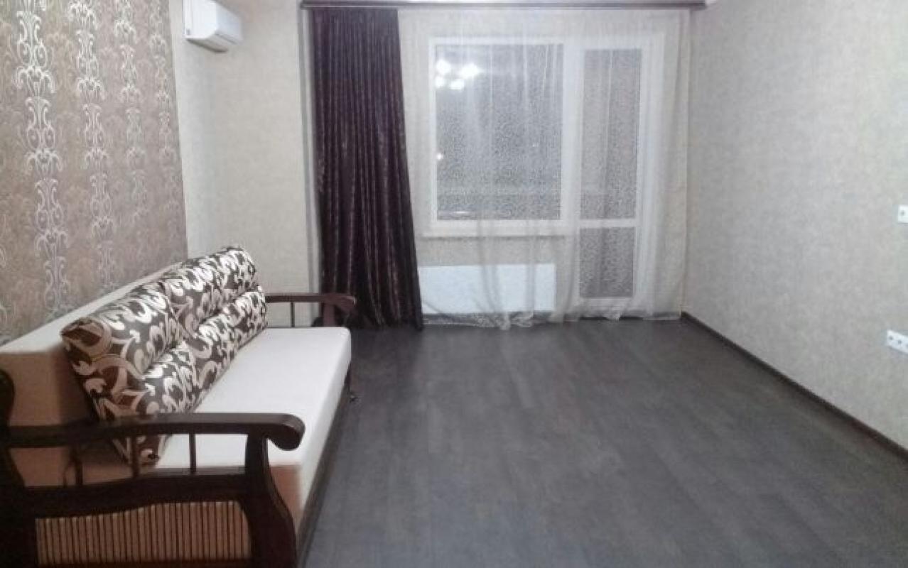 Long term rent 3 bedroom-(s) apartment Myroslava Mysly Street (Tsilynohradska Street) 48