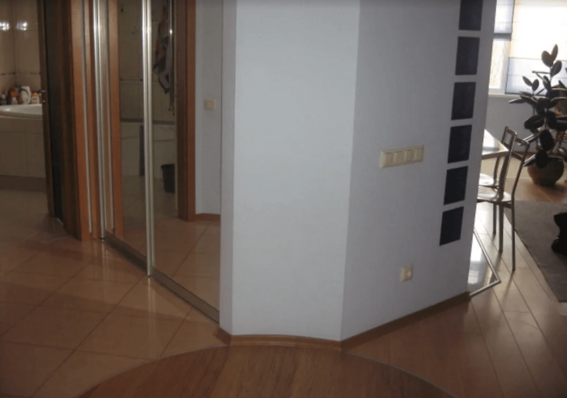 Long term rent 3 bedroom-(s) apartment Myronosytska Street 99