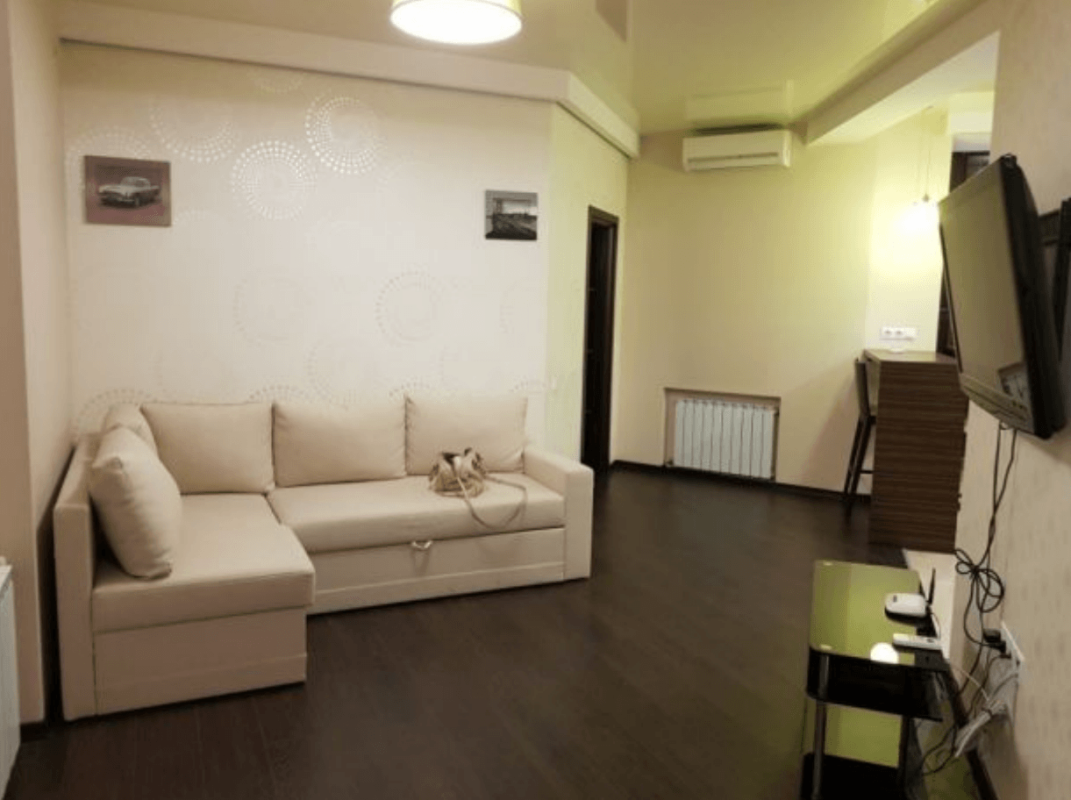 Long term rent 3 bedroom-(s) apartment Bahaliia Street (Frunze Street) 11