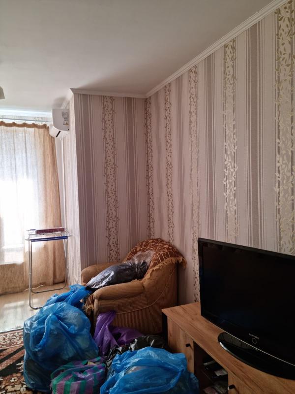Long term rent 1 bedroom-(s) apartment Heroiv Kharkova Avenue (Moskovskyi Avenue)