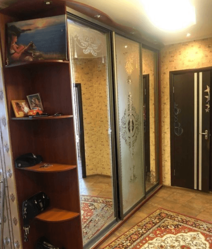 Продаж 3 кімнатної квартири 128.5 кв. м, Олександрівський просп. (Косіора) 69д