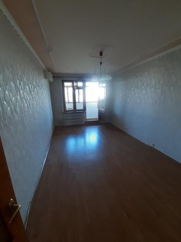 Long term rent 3 bedroom-(s) apartment Akademika Pavlova Street 140
