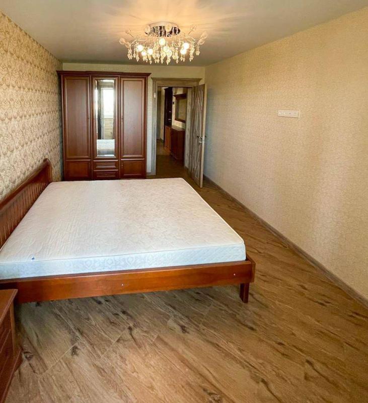 Long term rent 3 bedroom-(s) apartment 23 Serpnya Street 43