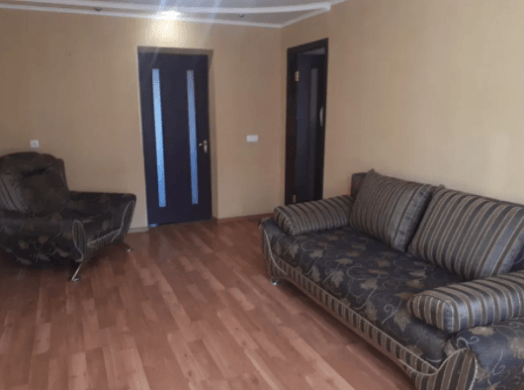 Long term rent 3 bedroom-(s) apartment Poltavsky Shlyakh Street 155