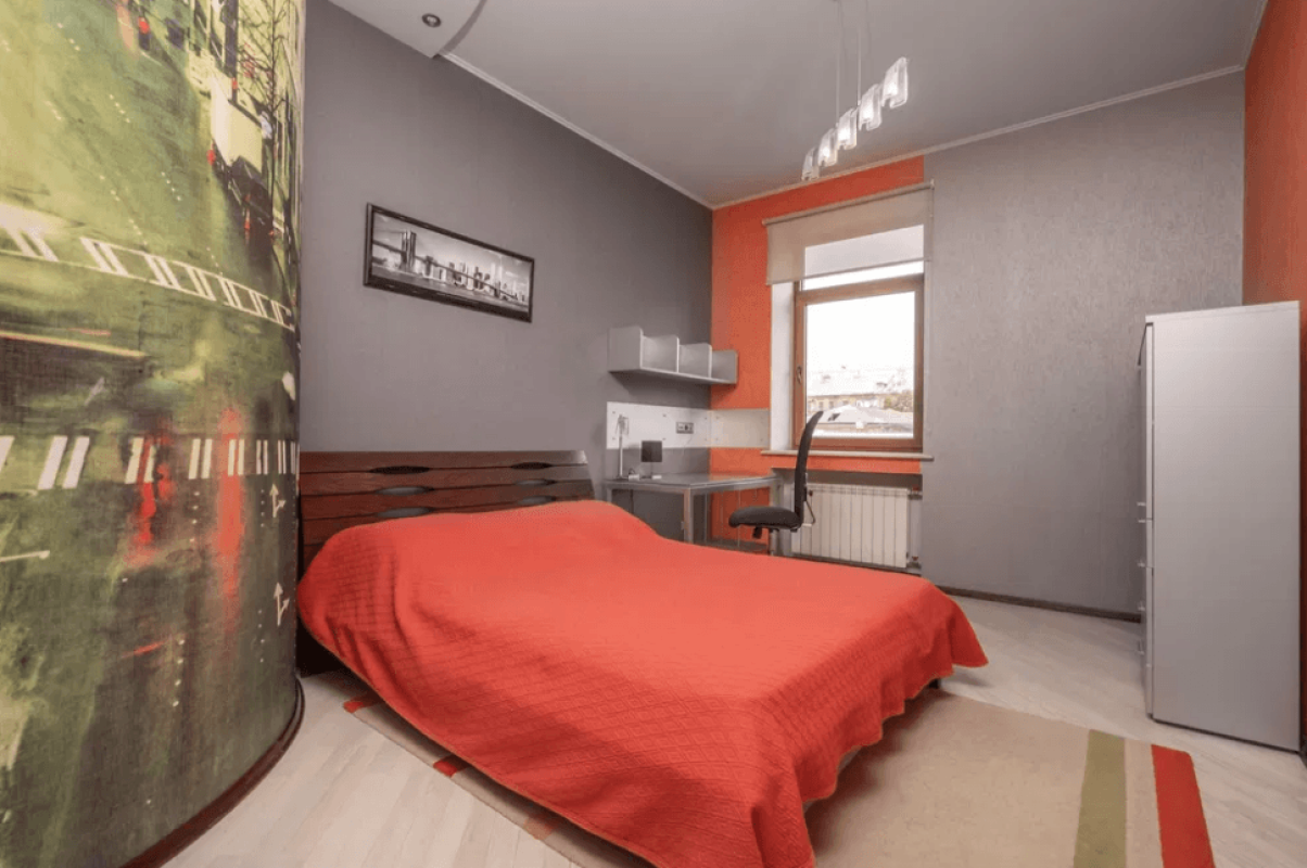 Long term rent 2 bedroom-(s) apartment Myronosytska Street 17