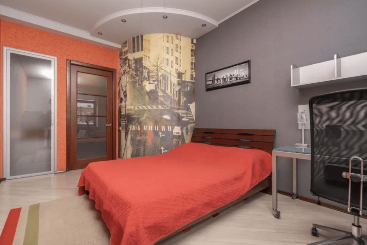 Long term rent 2 bedroom-(s) apartment Myronosytska Street 17