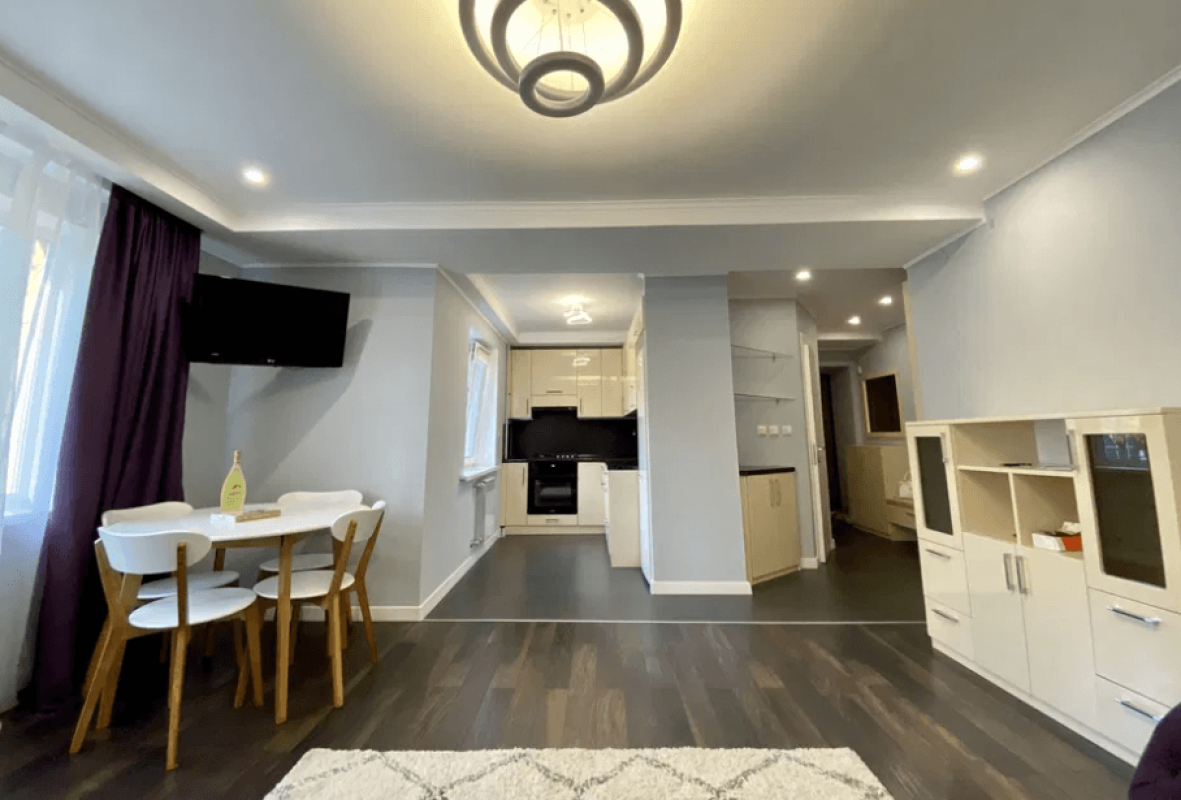 Long term rent 3 bedroom-(s) apartment Beresteiska Avenue (Peremohy Avenue) 20