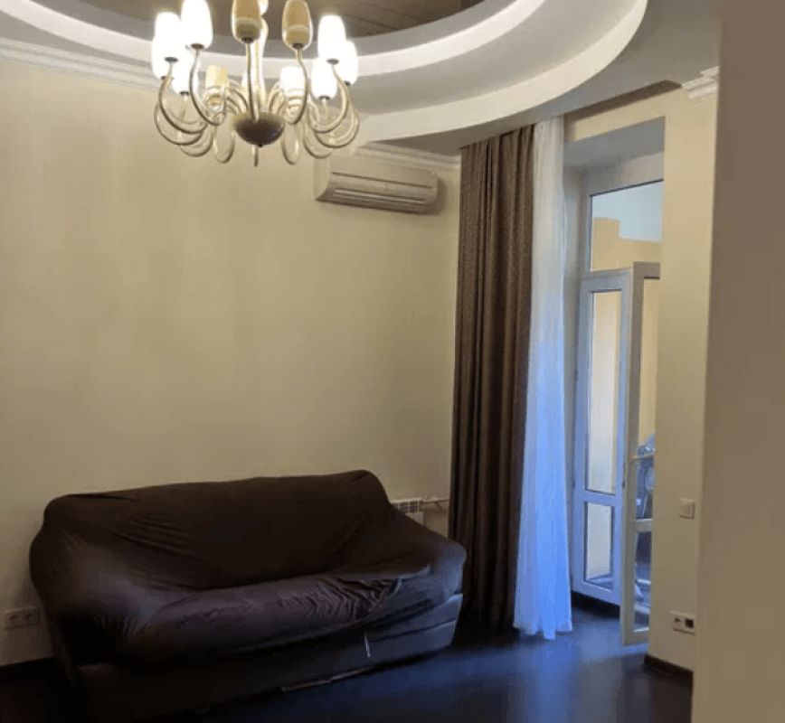 Long term rent 2 bedroom-(s) apartment Mezhyhirska Street 30