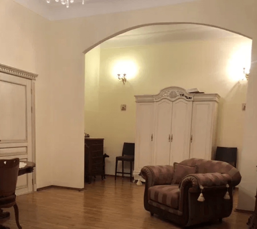 Long term rent 2 bedroom-(s) apartment Ukrainskykh Heroiv Square (Pushkinska Street) 1-3/5