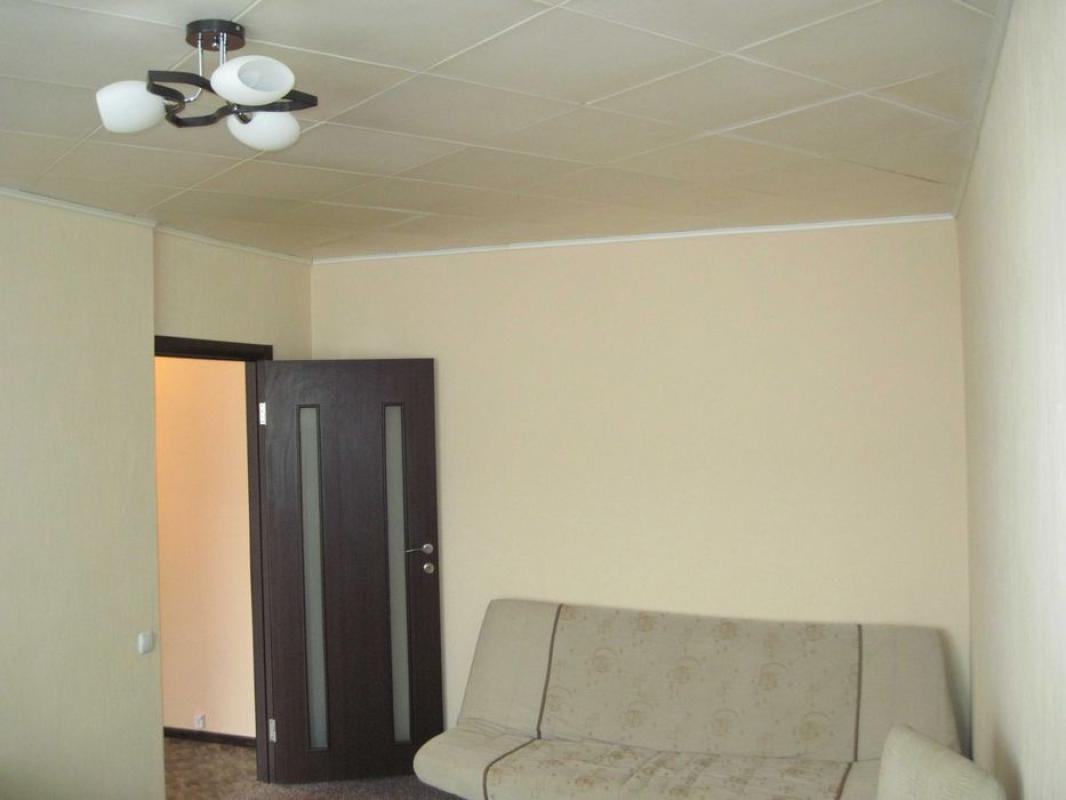 Long term rent 1 bedroom-(s) apartment Dmytra Kotsyubayla Street (Derzhavinska Street) 2б