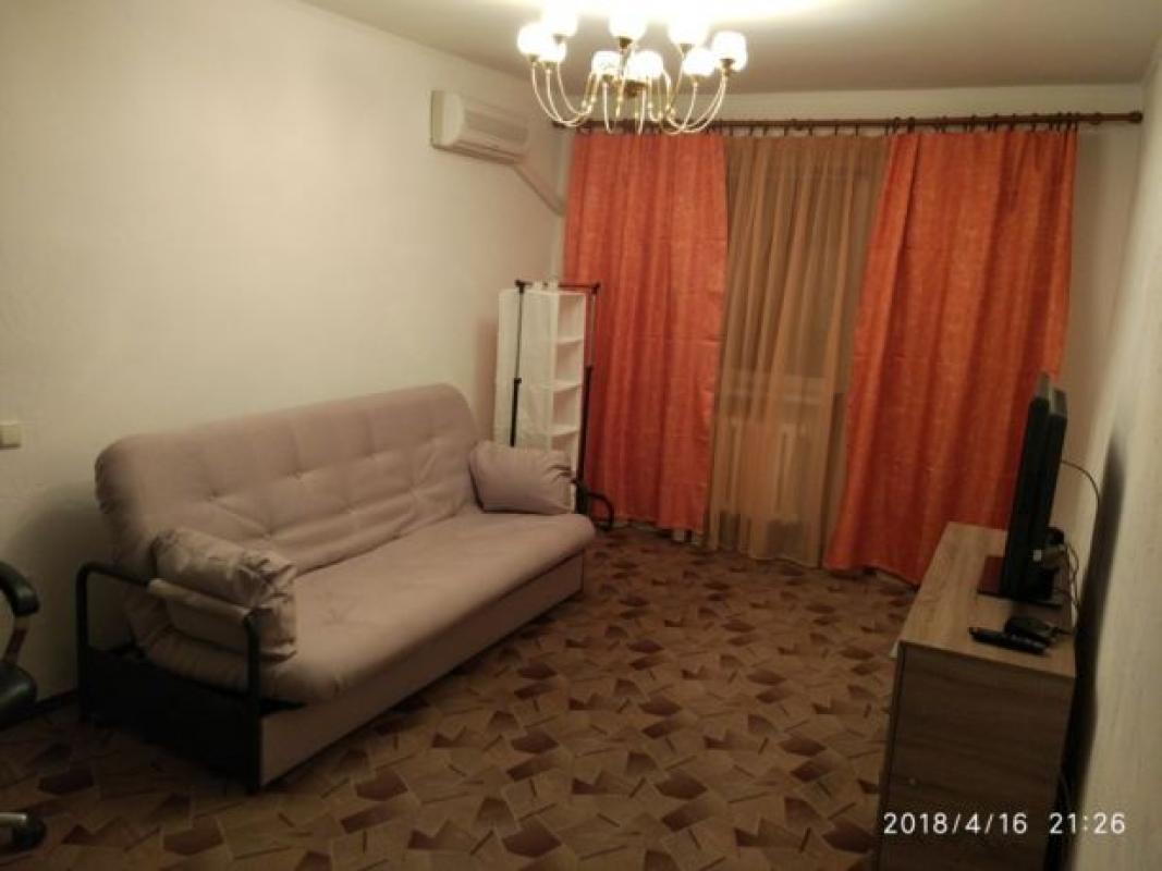 Продаж 3 кімнатної квартири 62 кв. м, Героїв Праці вул. 54б